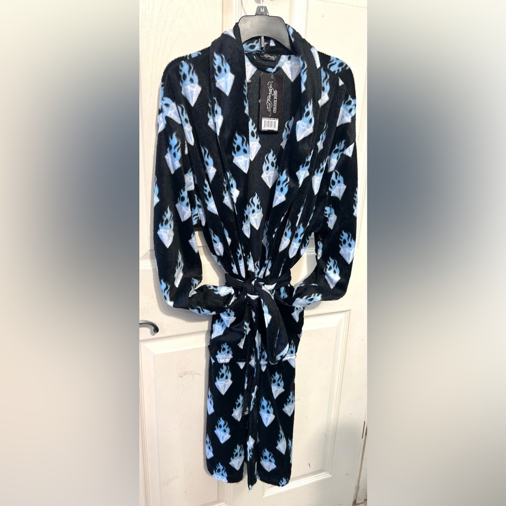 💙☠️Hardy Skulls Diamonds black velour bath robe- One Size Fits most-☠️💙NWT